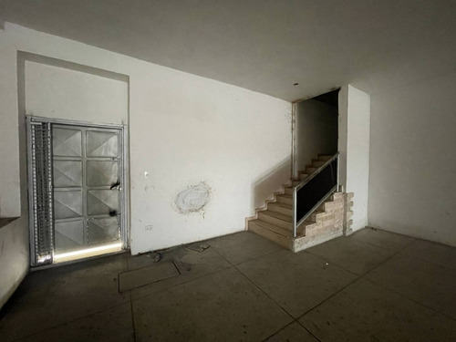 Imagen 2 de 12 de Local Comercial En Venta En El Centro De Valencia Cód 142115