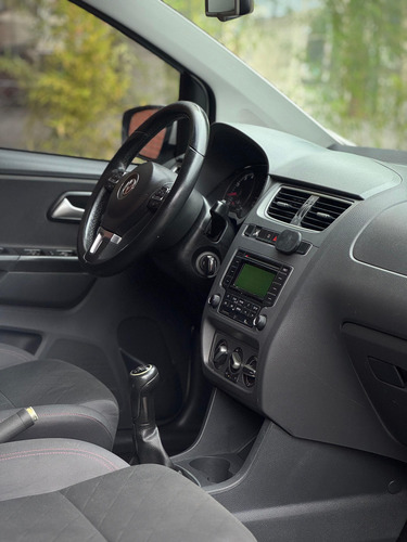 Volkswagen Suran 1.6 Highline 101cv