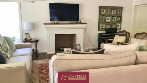 Casa De 5 Dormitorios En Venta Ayres De Pilar