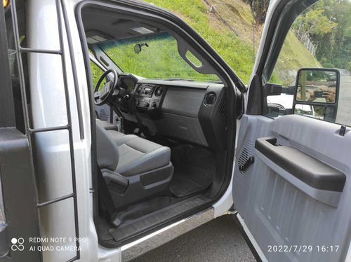 Imagen 8 de 11 de Ford F-350