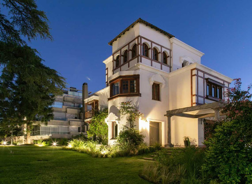 1910 Excelente Departamento 2 Dormitorios Villa Belgrano Con Cochera En Venta
