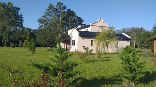 Villa Ciudad Parque - Excelente Campo Con 2 Casas Y Galpón