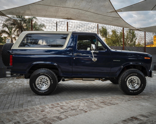 Ford Bronco V8 302