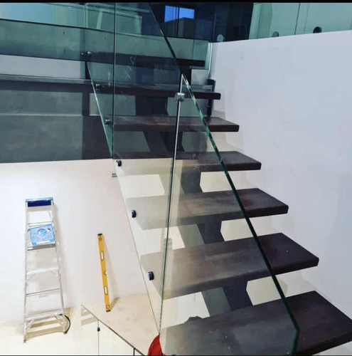 Escaleras Con Vidrio Templado Flotante Con Anclajes En Acero