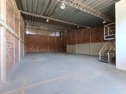 Bodega En Arriendo En Once De Noviembre. Cod A24004