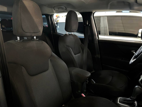 Jeep Renegade 1.8 16V FLEX LONGITUDE 4P AUTOMÁTICO