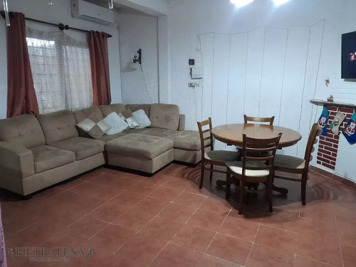 Casa En Venta 3 Dormitorios, 1 Baño, Patio Y Cochera- Suñer - Villa Española