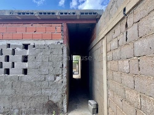 Imagen 15 de 23 de En Venta Vivienda En Obra Gris De Amplios Espacios! 04120656408 Cod Mls 22-20918