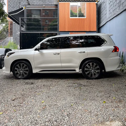 Lexus LX 570 B2+