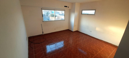 Imagen 6 de 7 de Departamento 3 Amb 1er Piso Con Balcón