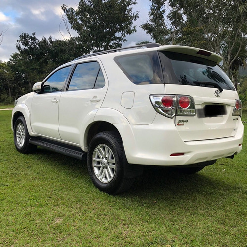 Imagem 5 de 10 de Toyota Hilux Sw4 Srv 2015 3.0 4x4 Automática