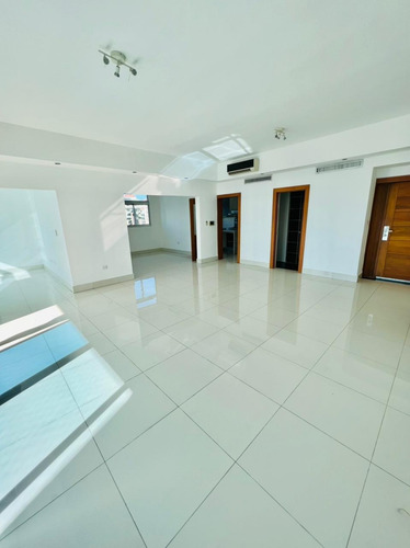 Imagen 9 de 14 de Apartamento En Alquiler En Bella Vista Con Linea Blanca