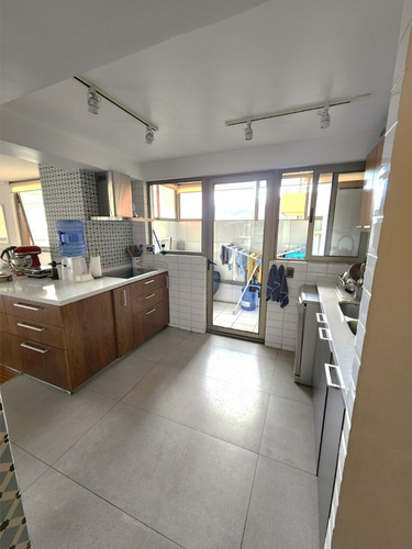 Remodelado Frente Parque Bicentenario. Venta Dueños Directo