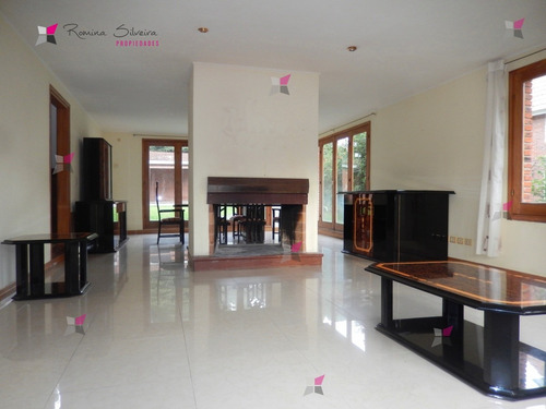 Casa En Venta En La Zona De Lugano- Ref: 9724