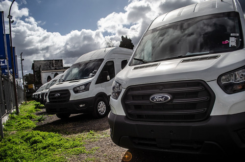 Imagen 7 de 16 de Ford Transit Diesel 2.2l Furgón Medio