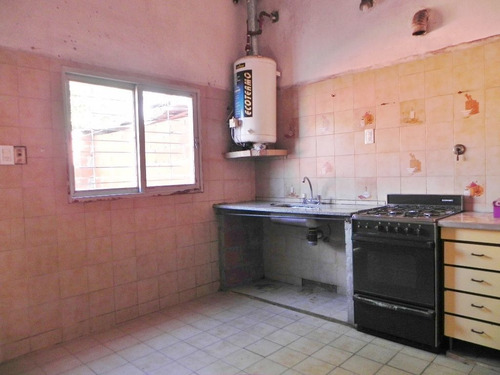 Casa En Venta En Isidro Casanova