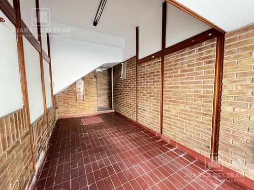 Local En Alquiler - Barrio General Paz - Esquina Con Terraza!