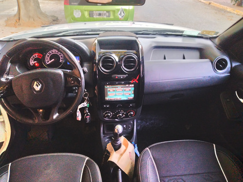 Renault Duster Oroch 2.0 Outsider Plus