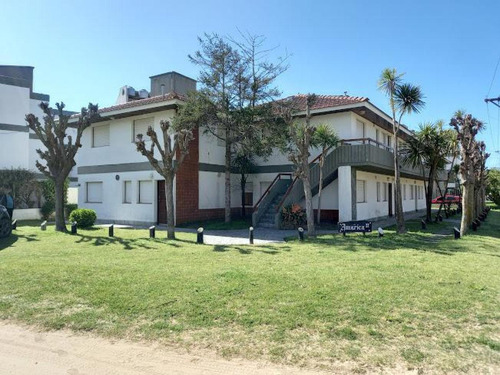 Departamento En Venta - 2 Dormitorios 1 Baño - Villa Gesell