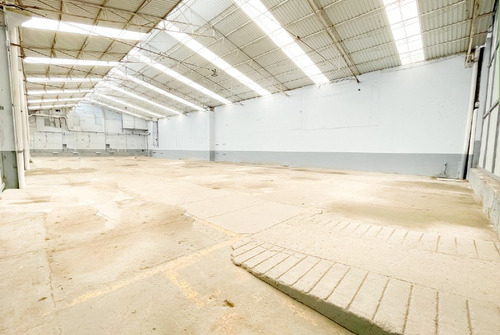 Bodega De 180m2 Con Entrada Para Tráiler En Azcapotzalco