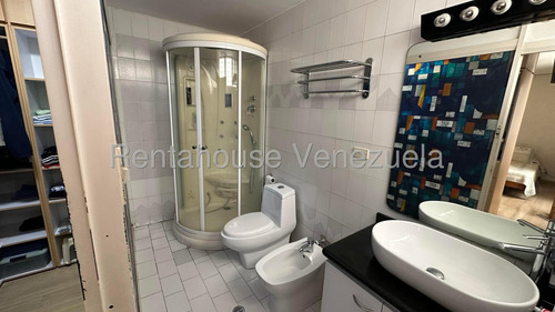 Bien Ubicado Apartamento En Los Palos Grandes 25-24581