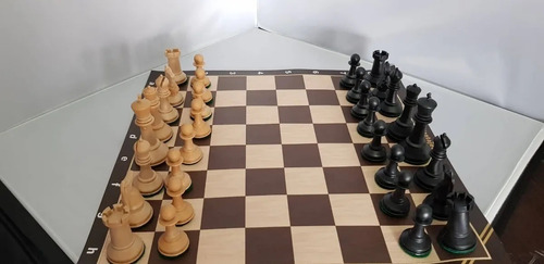 Juego De Ajedrez Staunton Profesional C/ Tablero Cuerina Vip
