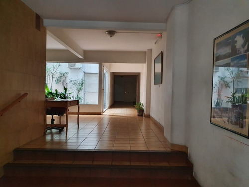 Pichincha Al 1000, Al Frente Y Con Balcón