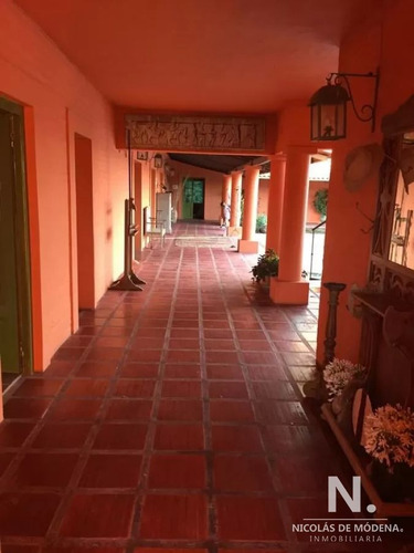 Chacra De 6 Dormitorios, Con Piscina En Venta Enla Barra.