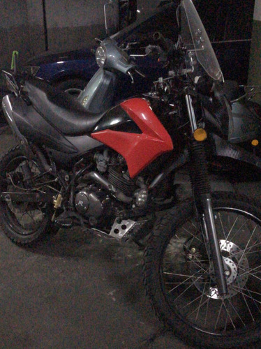 Motomel Skua 250 V6