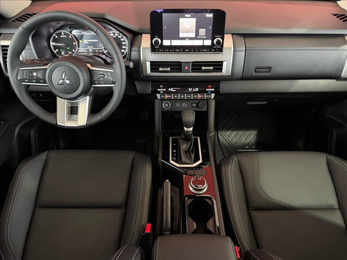 Mitsubishi Triton 2.4 BITURBO DIESEL CD HPE 4X4 AUTOMÁTICO