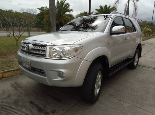 Imagen 3 de 10 de Toyota Fortuner
