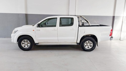 Imagen 2 de 10 de Toyota Hilux 4x2 C/d Sr 3.0 Tdi