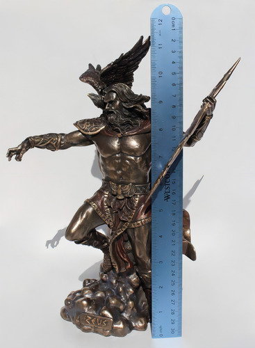 Estatua De Zeus, Dios Griego, Con Rayo Y Águila
