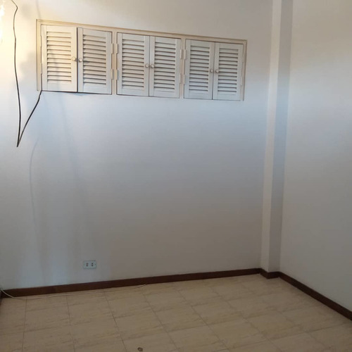 Imagen 19 de 28 de Casa En Venta - Urb. Alto Prado
