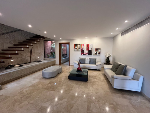 Increible Y Exclusivo Pent House Duplex Con Terraza De 900 M2 En La Parte Alta De Los Palos Grandes