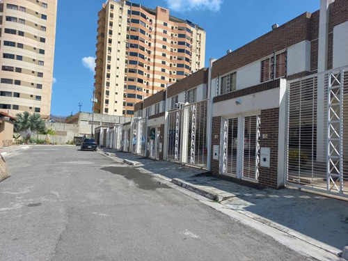 Imagen 1 de 26 de Liliana Martinez Remax Vende En Venta Townhouse Mañongo Calle Cerrada 178m2 Cd 10565