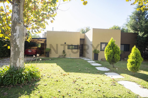 Casa En Venta 5 Ambientes Barrio El Recodo, Pilar - Escobar .