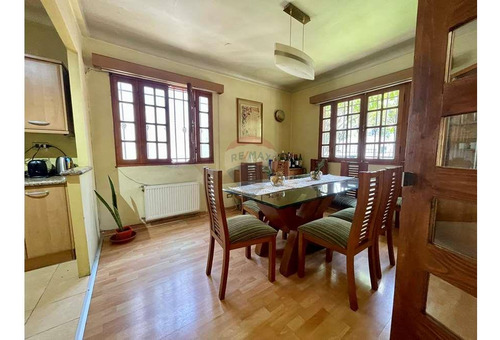 Hermosa Casa Con Amplio Terreno En Ñuñoa