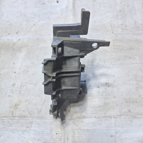 Base De Batería De Nissan Platina 1.6l 2004-2009 (Usado)