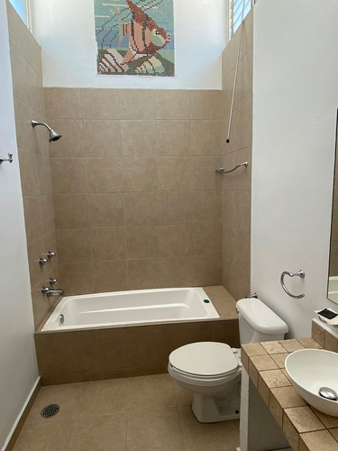 Imagen 11 de 11 de Casa En La Colonia Florida, Oportunidad!