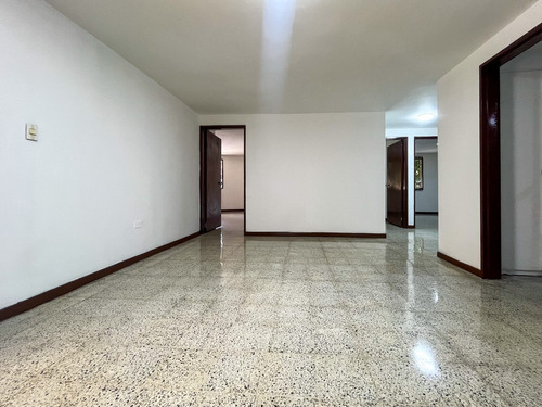 Apartamento En Venta, Centro, La Candelaria, Ac-63809