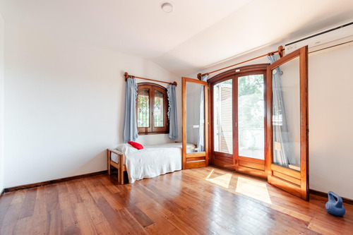 Maravillosa Casa En El Casco Historico De San Isidro Con Vista Al Rio, Lote Soñado De 2.310m2.