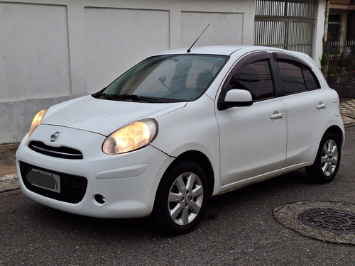 Nissan March 1.6 Sv 5p