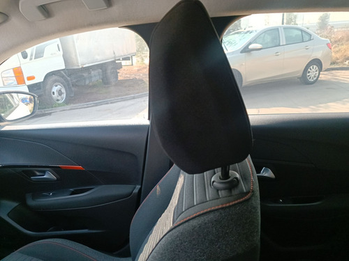 Peugeot 208 2021