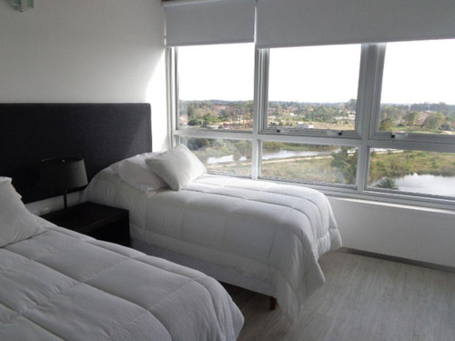 Apartamento Carrasco Venta Y Alquiler 2 Dormitorios Avenida De Las Américas Ed. Faros Ve Mar O Lago