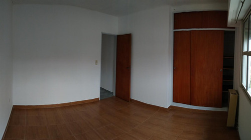 Casa En Dos Plantas 3 Ambientes Con 2 Baños