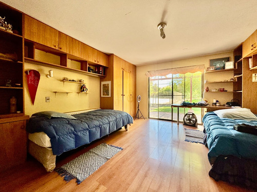 Excelente Ubicación, Casa Interior, 4d+4b+servicio+quincho