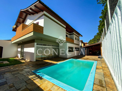 Imagem 3 de 30 de Alphaville 04 - Casa 350m² - 4 Suítes; 6 Vagas; Piscina; Espaço Gourmet Com Churrasqueira; Amplo Living - Cncd904