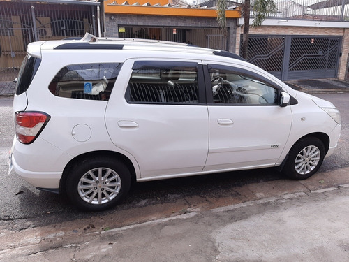 Imagem 2 de 13 de Chevrolet Spin 2014 1.8 Lt 5l Aut. 5p