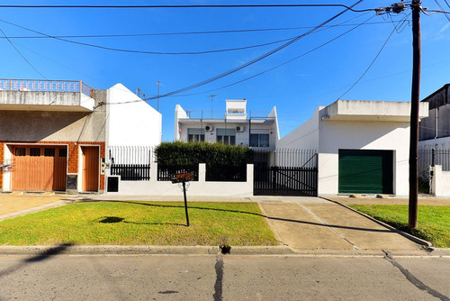 Venta Casa 4 Amb.(amplios) Wilde,avellaneda Patio